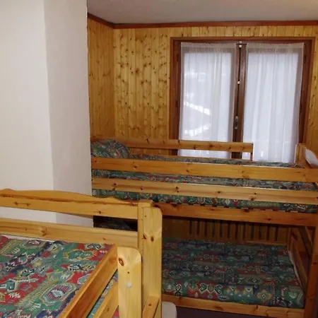 Apartament Serliofre 1 *